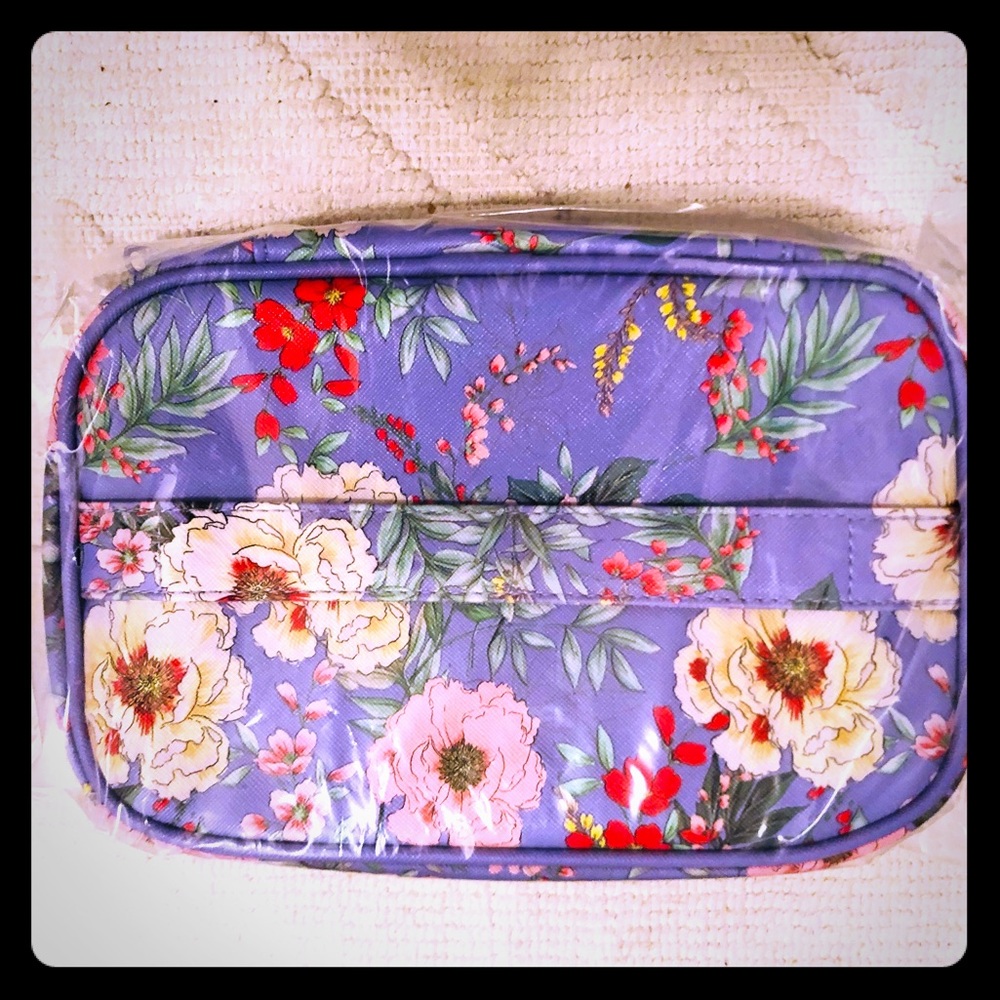 YUMI KIM TRAIN CASE IN ORIGINAL PACKAGING